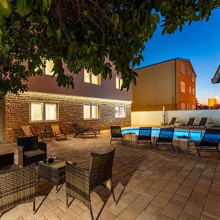 My Dalmatia - Seaside Familia With Private Heated Pool * Sveti Filip i Jakov