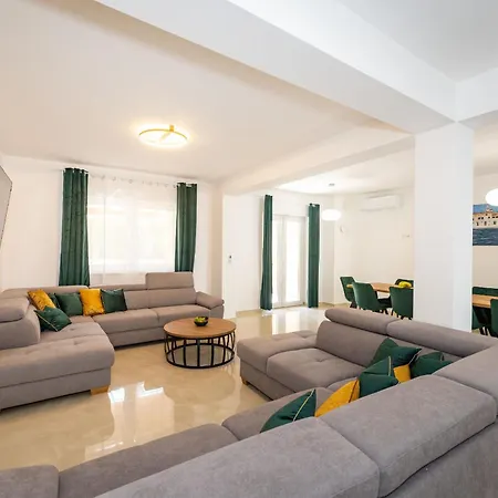 My Dalmatia - Seaside Familia With Private Heated Pool * Sveti Filip i Jakov