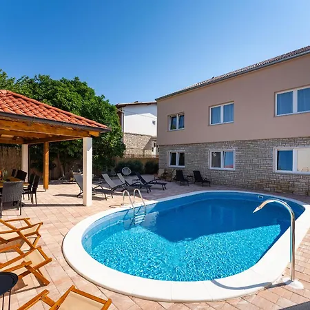 Nyaraló My Dalmatia - Seaside Familia With Private Heated Pool Sveti Filip i Jakov
