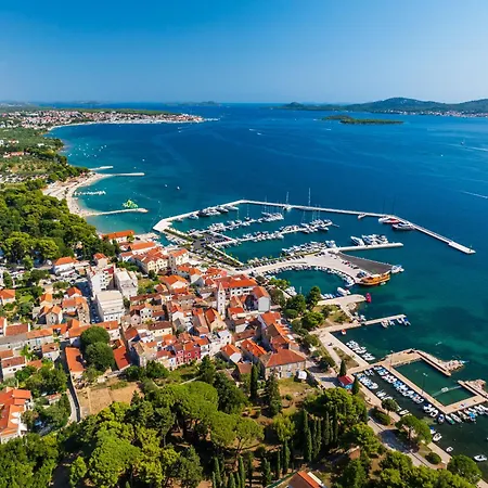 Hébergement de vacances My Dalmatia - Seaside Familia With Private Heated Pool *