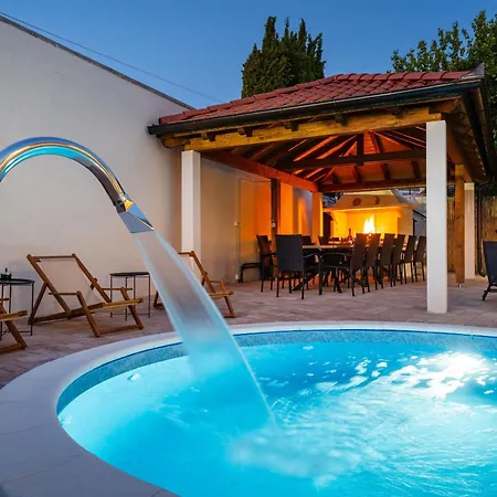My Dalmatia - Seaside Familia With Private Heated Pool