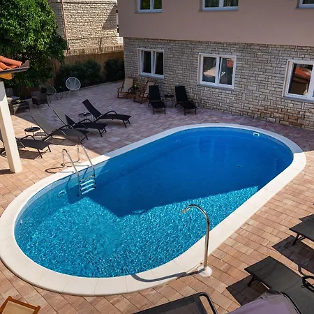 Nyaraló My Dalmatia - Seaside Familia With Private Heated Pool *