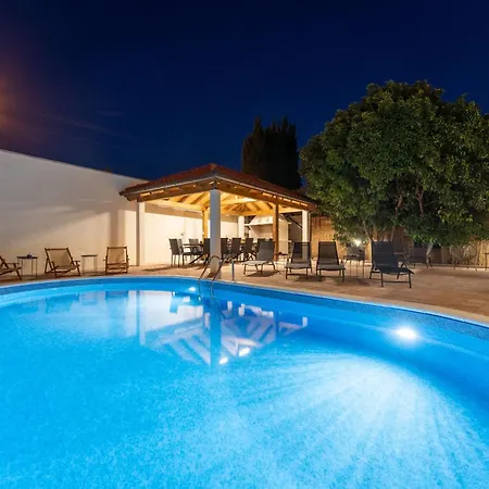 Hébergement de vacances My Dalmatia - Seaside Familia With Private Heated Pool *