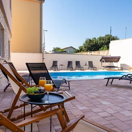 Hébergement de vacances My Dalmatia - Seaside Familia With Private Heated Pool Sveti Filip i Jakov